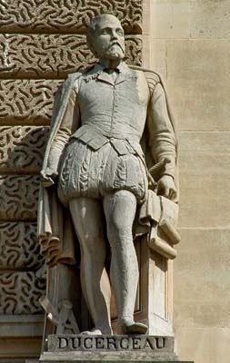 Жак I Андруэ Дюсерсо, статуя (Georges Diebolt, Лувр)