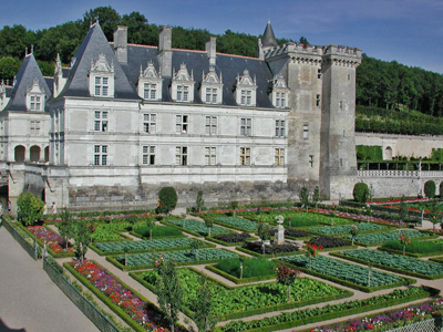 Замок Вилландри с прилегающим садом 