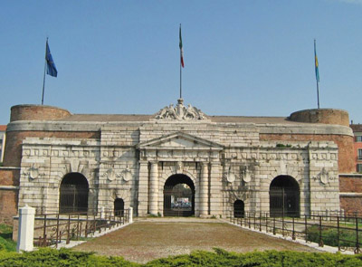 Порта Нуова (Porta Nuova) – ворота в городе Верона