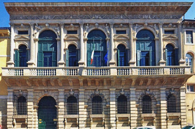 Палаццо Бевилаква (Palazzo Bevilacqua) – дворец в Вероне