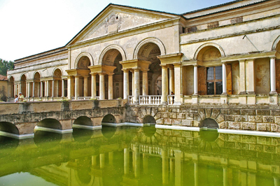 Пала́ццо дель Те (Palazzo del Te) – загородная вилла маркиза Федерико II Гонзага