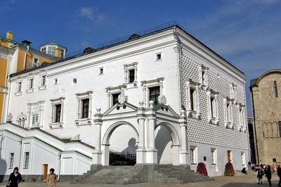 Грановитая палата – архитектурный памятник в Кремле; древнейшая гражданская постройка Москвы