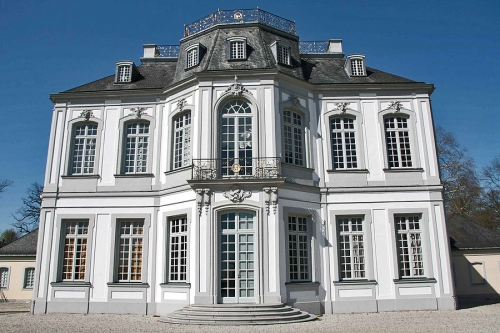 Охотничий замок Фалькенлуст (Palace Falkenlust in Br&uuml;hl, 1729-1740 гг.)