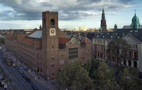 Здание Амстердамской товарной биржи (Amsterdam Stock Exchange, 1607-1611 гг.)