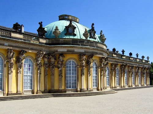 Дворец Сан-Суси в Потсдаме (Schloss sanssouci in Potsdam, 1745-1747 гг.)